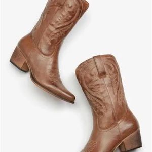 Maurice’s cowgirl boots